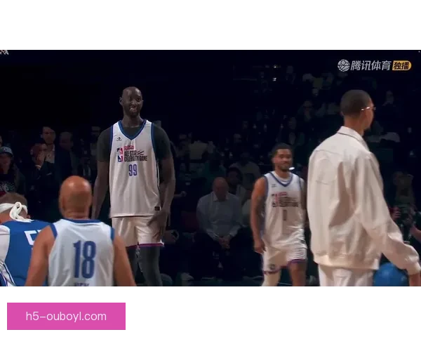 法尔名人赛轰21分20板称霸